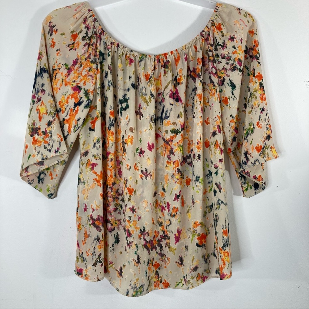 ✨ Izzy & Lola Floral Blouse – Soft & Feminine 🌸✨ - Picture 5 of 12